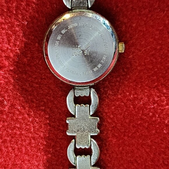 Jaclyn Smith Two Tone Metal Water Resistant Quartz Japan Movement Vintage Watch main image 11